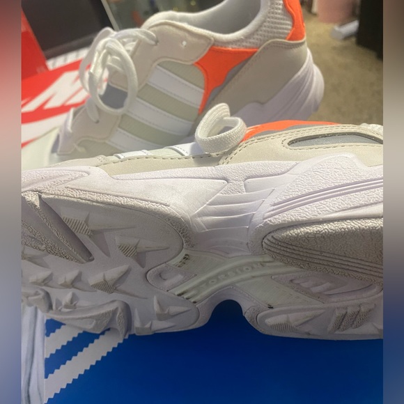 Adidas Yung 96 - Picture 2 of 4